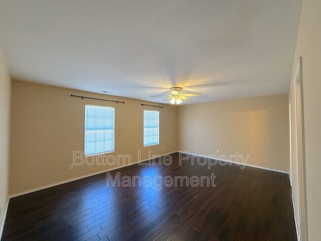 Building Photo - 8125 Rosberg Ln