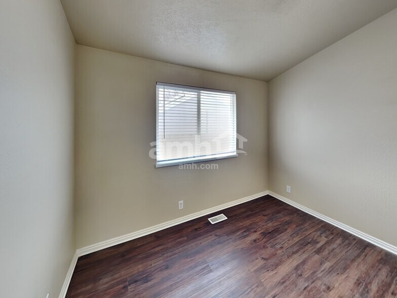 Building Photo - 2961 W 1400 N
