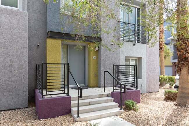 Building Photo - 9050 W Tropicana Ave