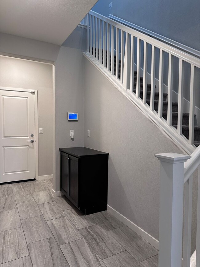 Building Photo - The Cove - Natomas 2 Story 3 bed 3 full baths