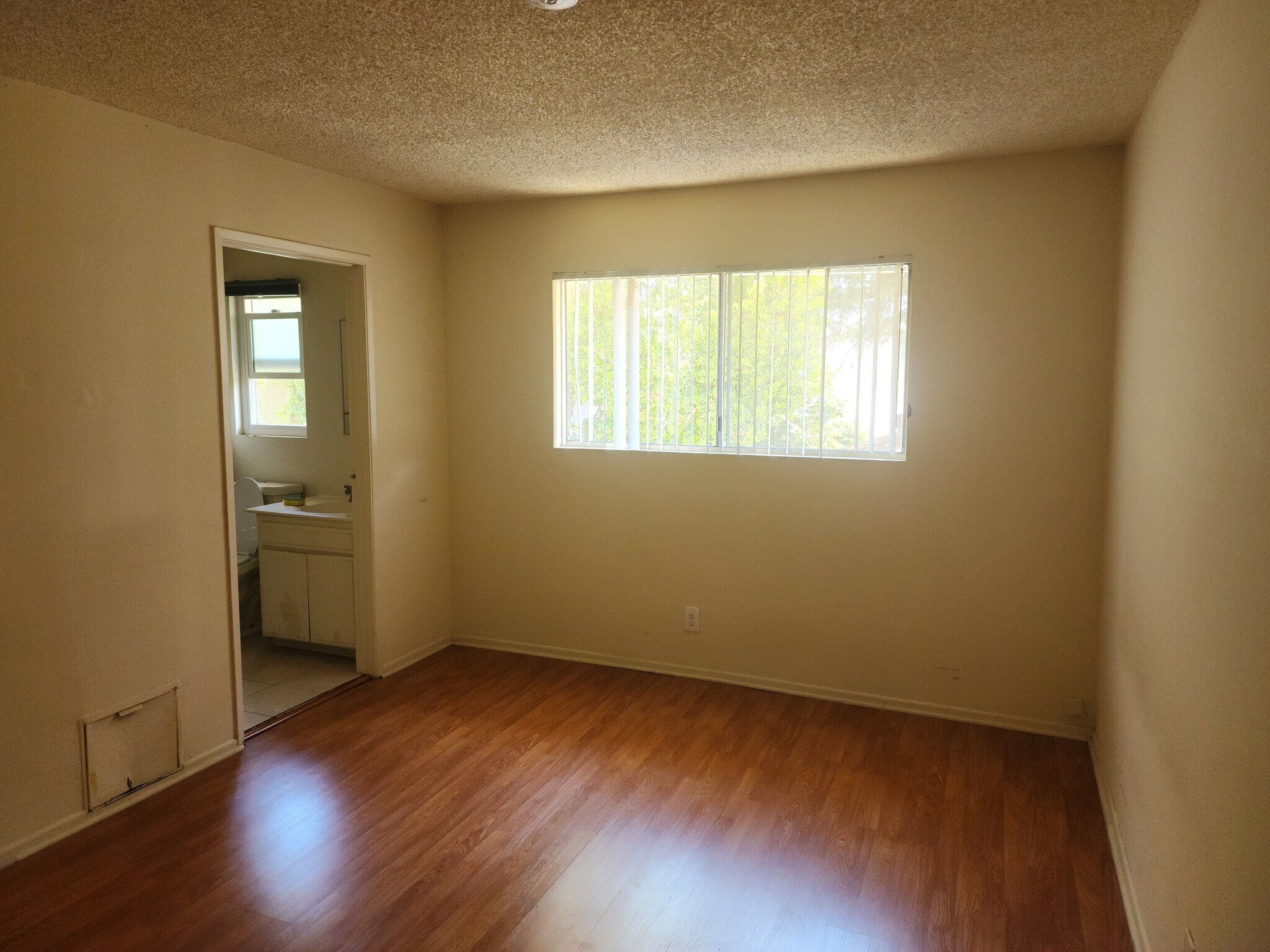 Building Photo - 11307 Miranda St