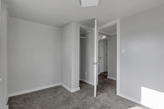 Building Photo - Elegant College Avenue Residence in a Prime Columbus Location