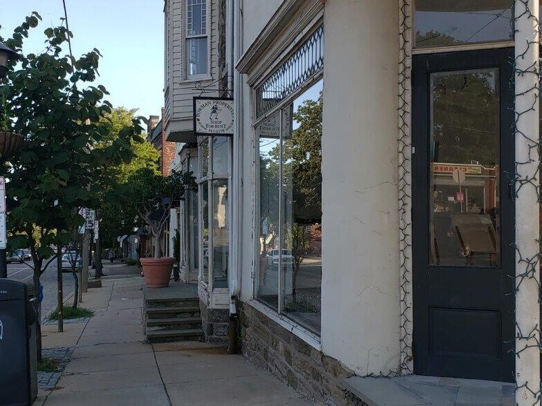 Building Photo - 16 W Abington Ave