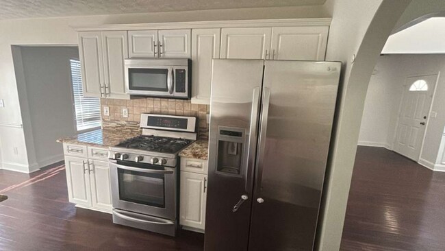 Building Photo - 805 Georgian Hills Dr