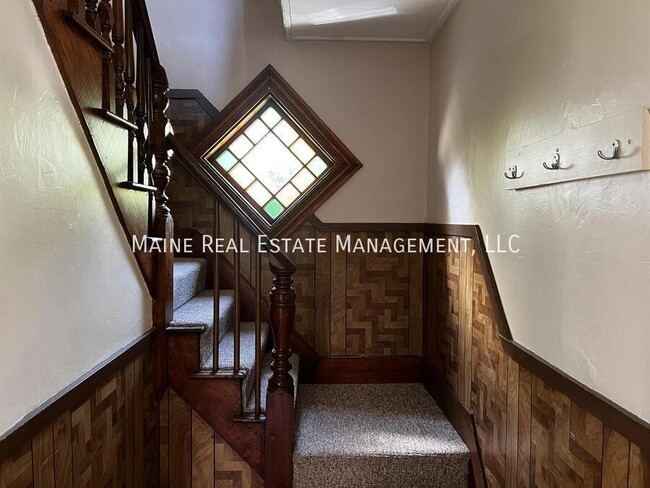 Building Photo - 40 Dillingham St