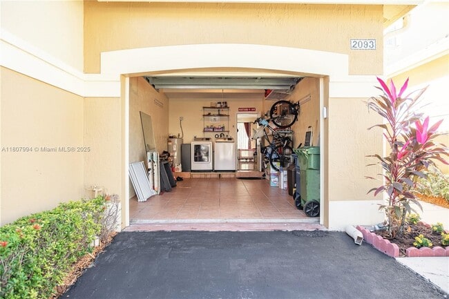 Building Photo - 2093 Pasa Verde Ln