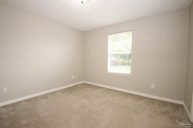 Building Photo - 127 Tobago Ct