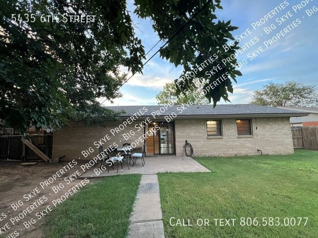 Building Photo - 5435 6th St