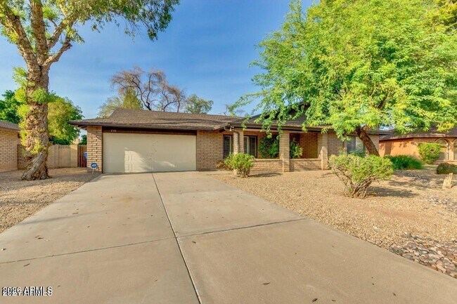 Building Photo - 1536 E Gemini Dr