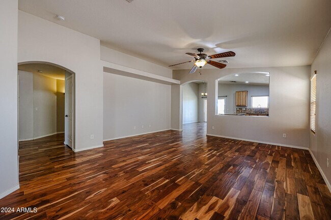 Building Photo - 7423 W Pueblo Ave