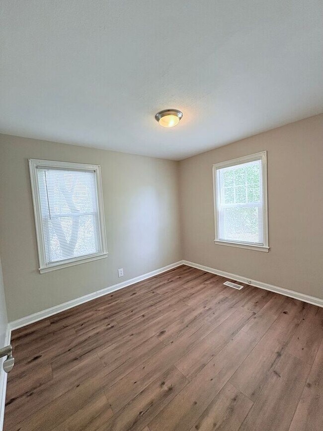 Building Photo - Remodeled 3BR 1BA Home w/ New Appliances • Large Fenced Backyard in Columbus