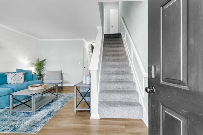 Building Photo - 6247 Lucille Dr