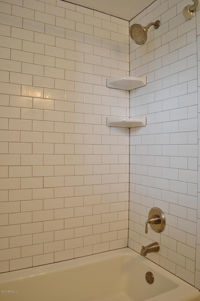 Building Photo - 2264 Myra St