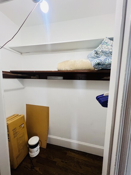 Walk-in Closet. - 22 Willard St