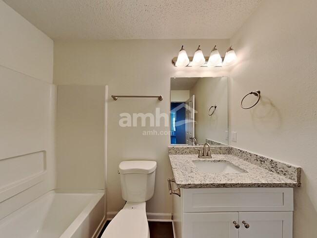 Building Photo - 842 Littleton Dr