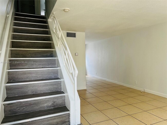 Building Photo - 4705 NW 9th Dr