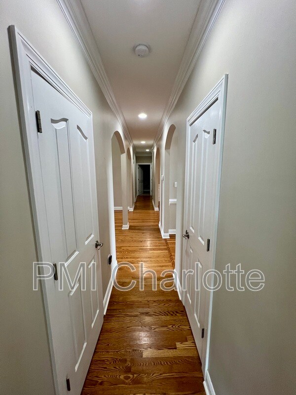 Building Photo - 4432 Shannamara Dr