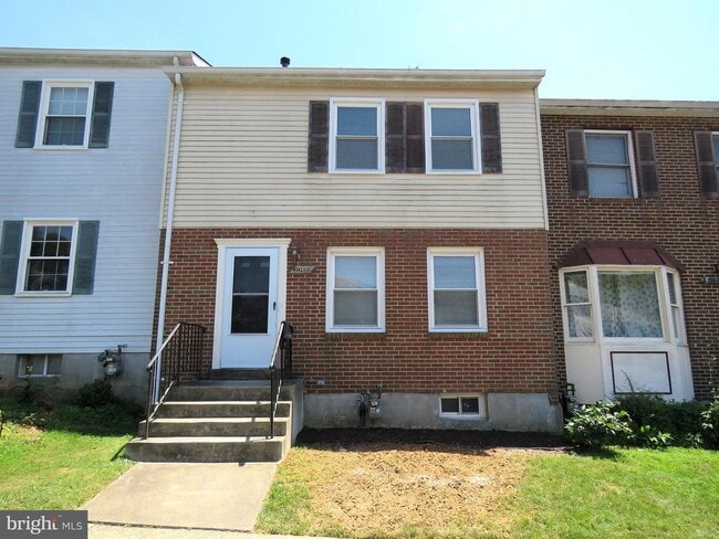 Primary Photo - 3013 Hickory Grove Ct