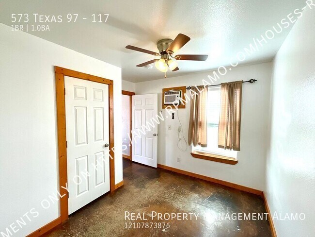 Building Photo - 573 TX-97