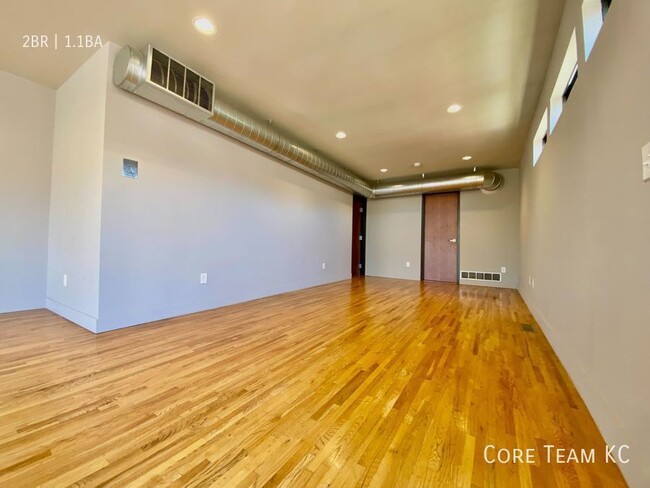 Building Photo - Stunning 2,000 sqft Loft For Rent in the C...