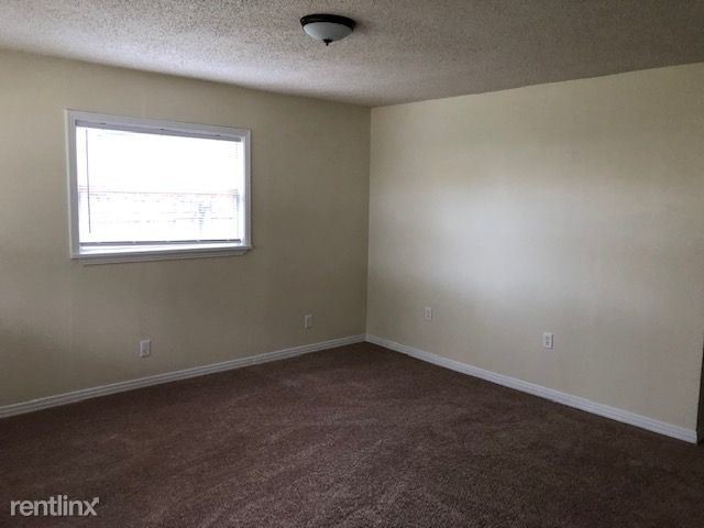 Building Photo - 3 br, 2 bath House - 2320 Demaret Dr