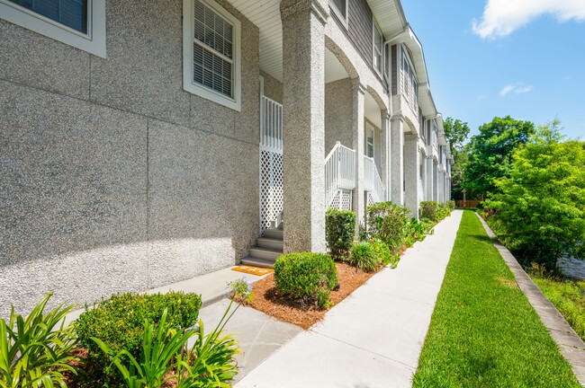 Building Photo - 200 Salt Air Dr
