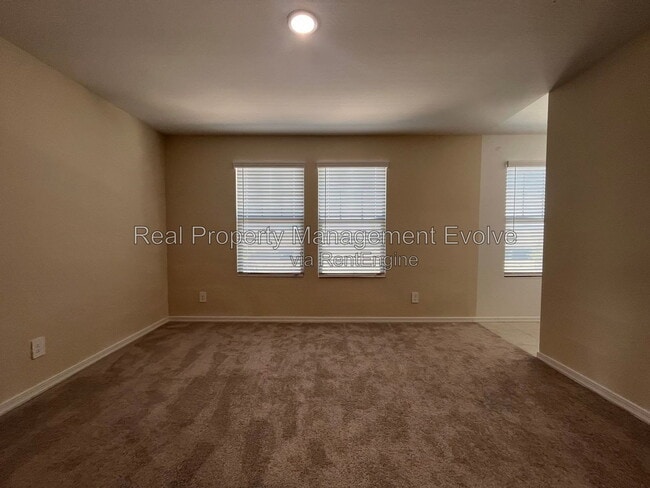 Building Photo - 4617 S 108th Ave