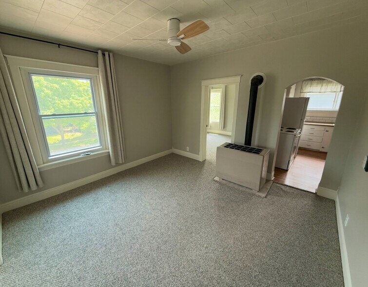 Unit 2 living/dining room - 209 N William St
