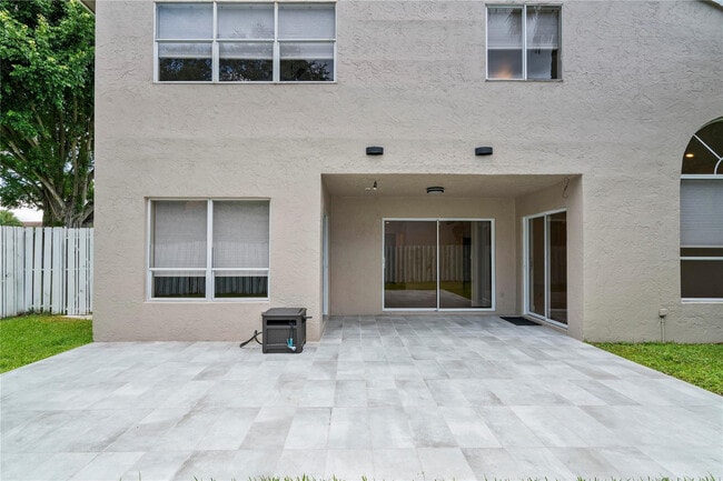 Building Photo - 7701 NW 61st Terrace