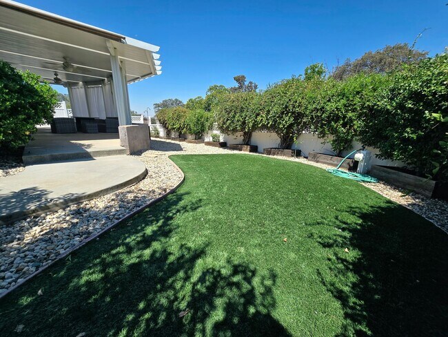 Building Photo - 8080 Quartz Ln
