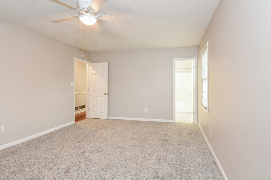 Building Photo - 28 Sweetwater Dr