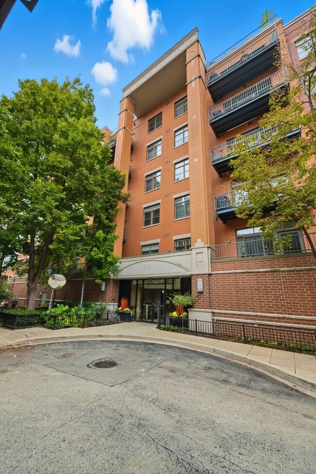 Primary Photo - 333 N Jefferson St