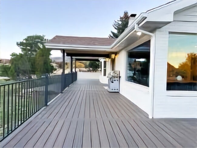 Building Photo - 3425 Fuller Dr