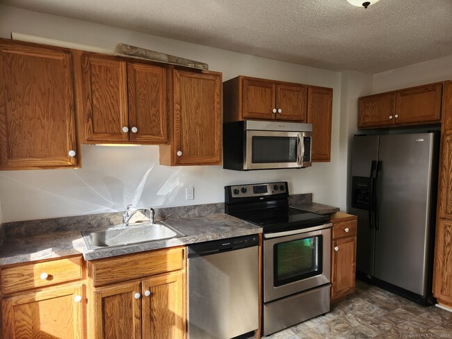 Primary Photo - 22 Furnace Ave