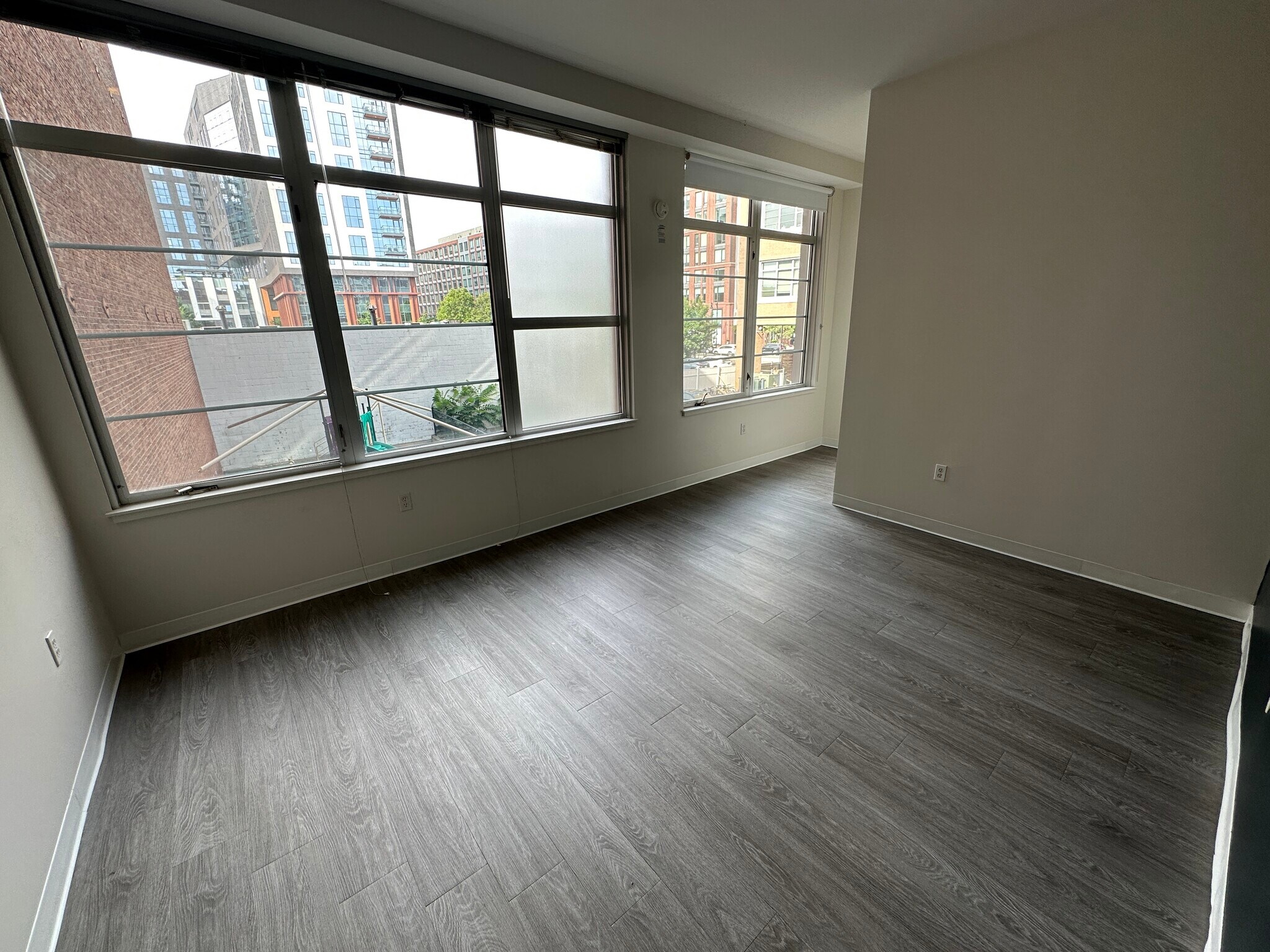 Building Photo - 145 E Berkeley St