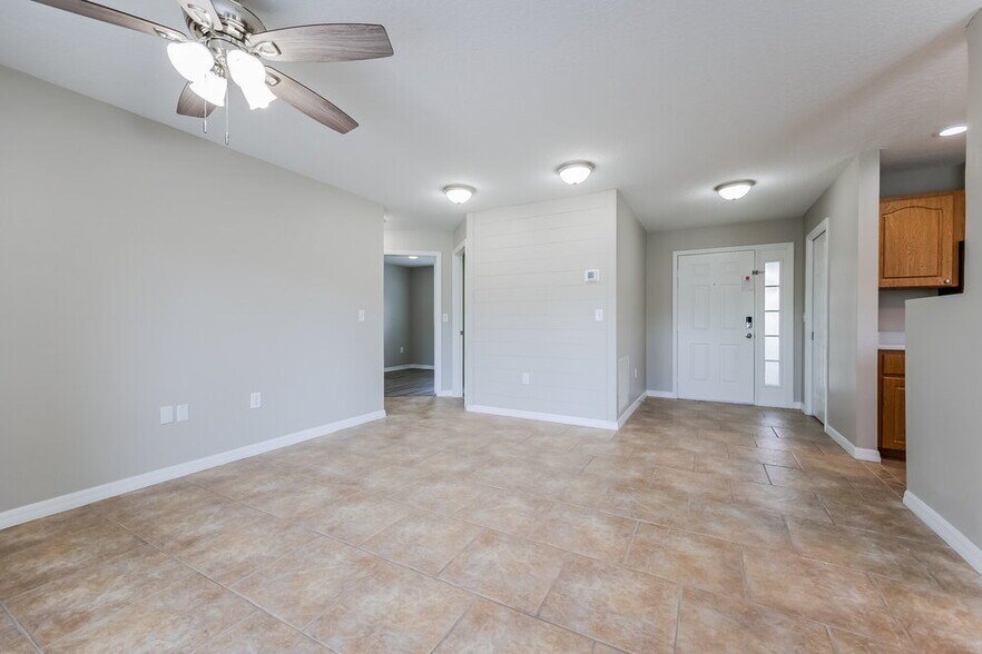 Building Photo - 400 Morningview Dr