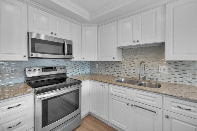 Building Photo - 4065 Harrison St