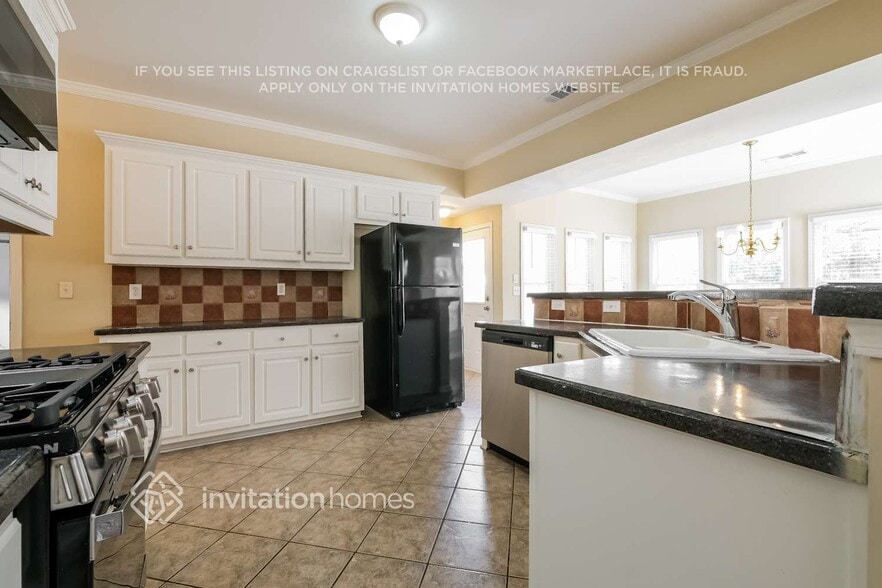 Building Photo - 1565 Woodpoint Way