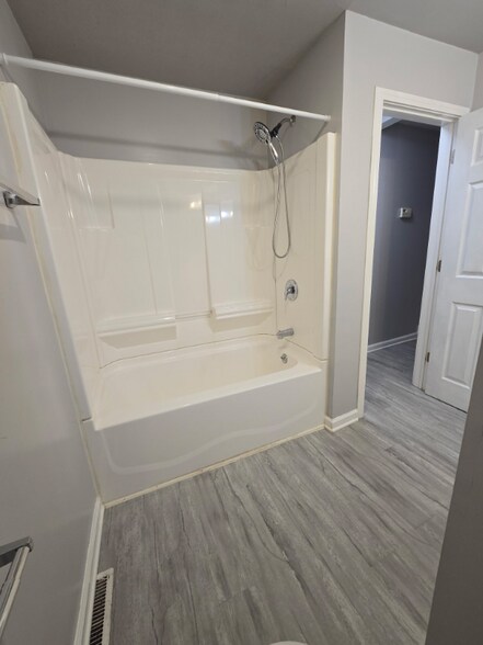 Building Photo - 72 Wilbury Pl