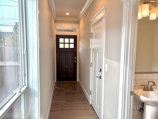 Building Photo - St. Johns Modern Build with Fenced Backyar...