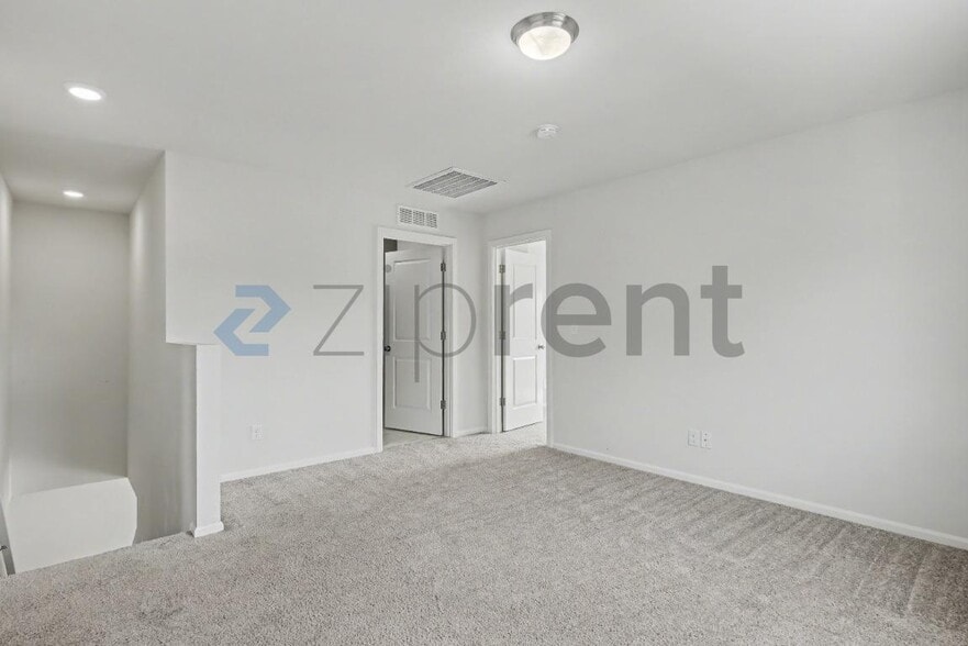 Building Photo - 9168 Candytuft Ln SE