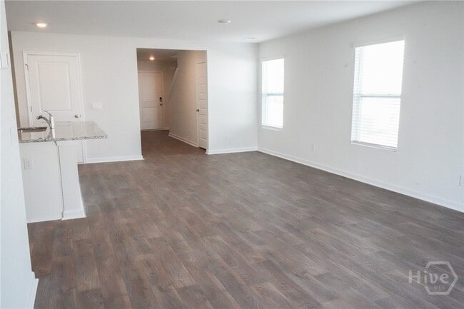 Building Photo - 500 Coconut Dr