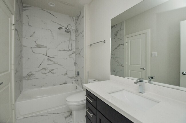 Building Photo - 1103 Fuschia Rd