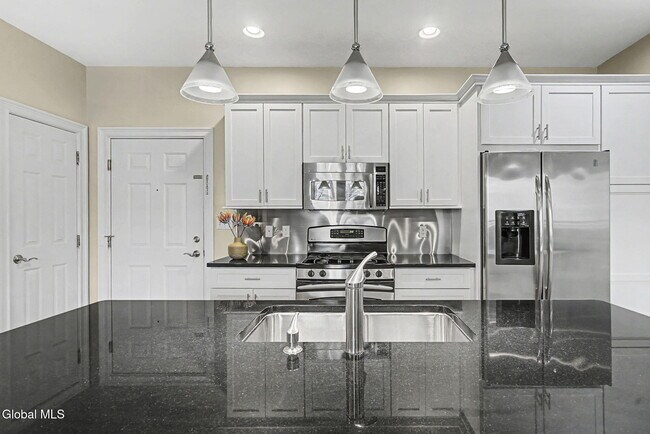 Building Photo - 87 Railroad Pl