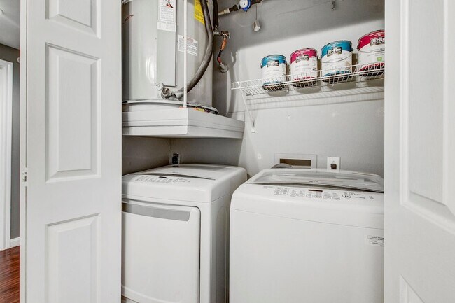 Building Photo - 2320 Gracy Farms Ln