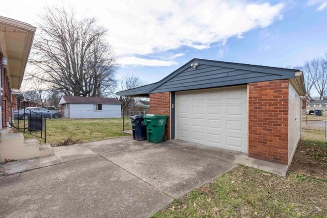 Building Photo - 3857 Darlene Dr