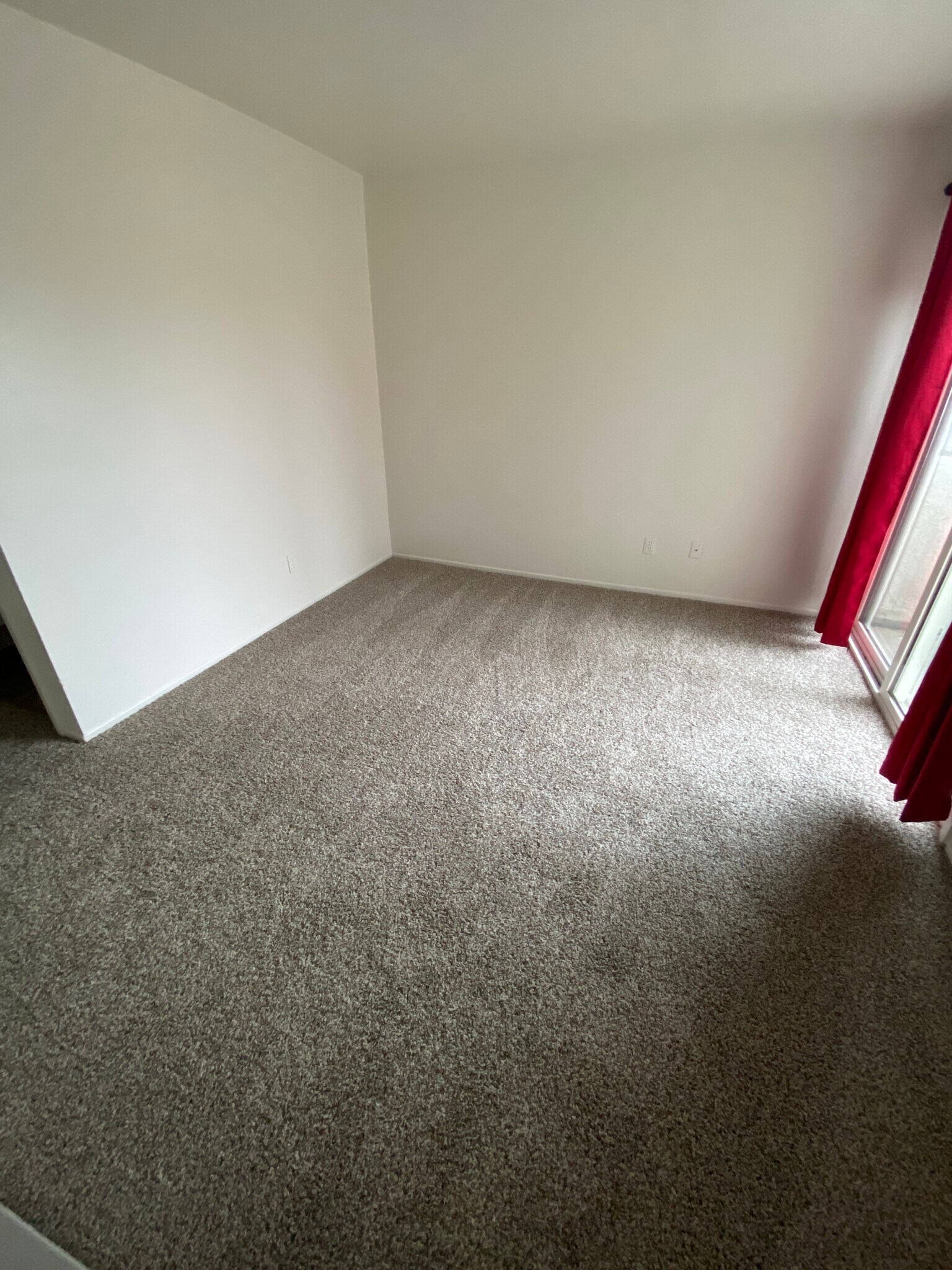 Building Photo - 18881 Valley Cir