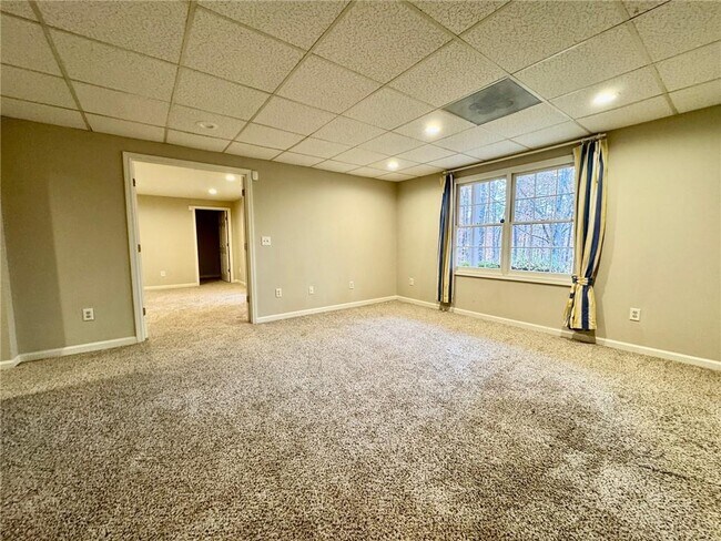 Building Photo - 5450 Heathridge Terrace