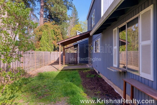 Building Photo - 9957 SW Scott Ct