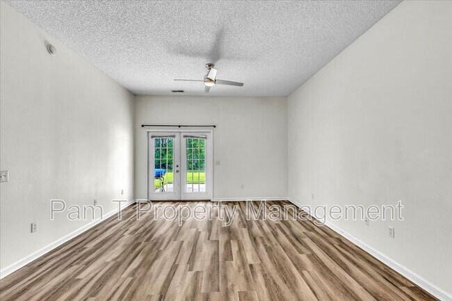 Building Photo - 3 Falkland Ave
